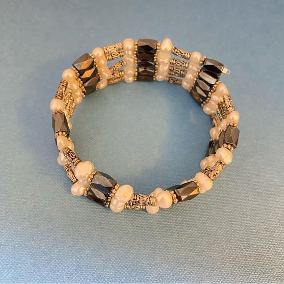 Magnetic Wraparound Adjustable Bracelet Freshwater Pearls & Hematite - Picture 2 of 4